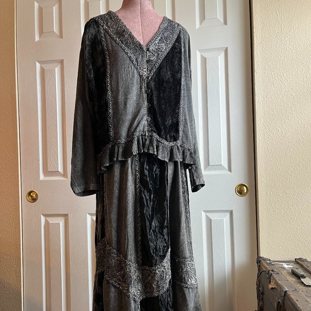 Romantic 90s Two Piece Shirt and Skirt M